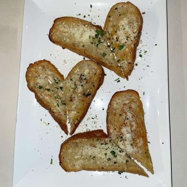 Garlic bread.